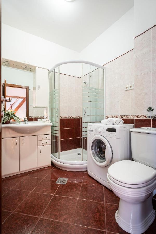 Beautiful Apartment With Ac Budapest Eksteriør bilde