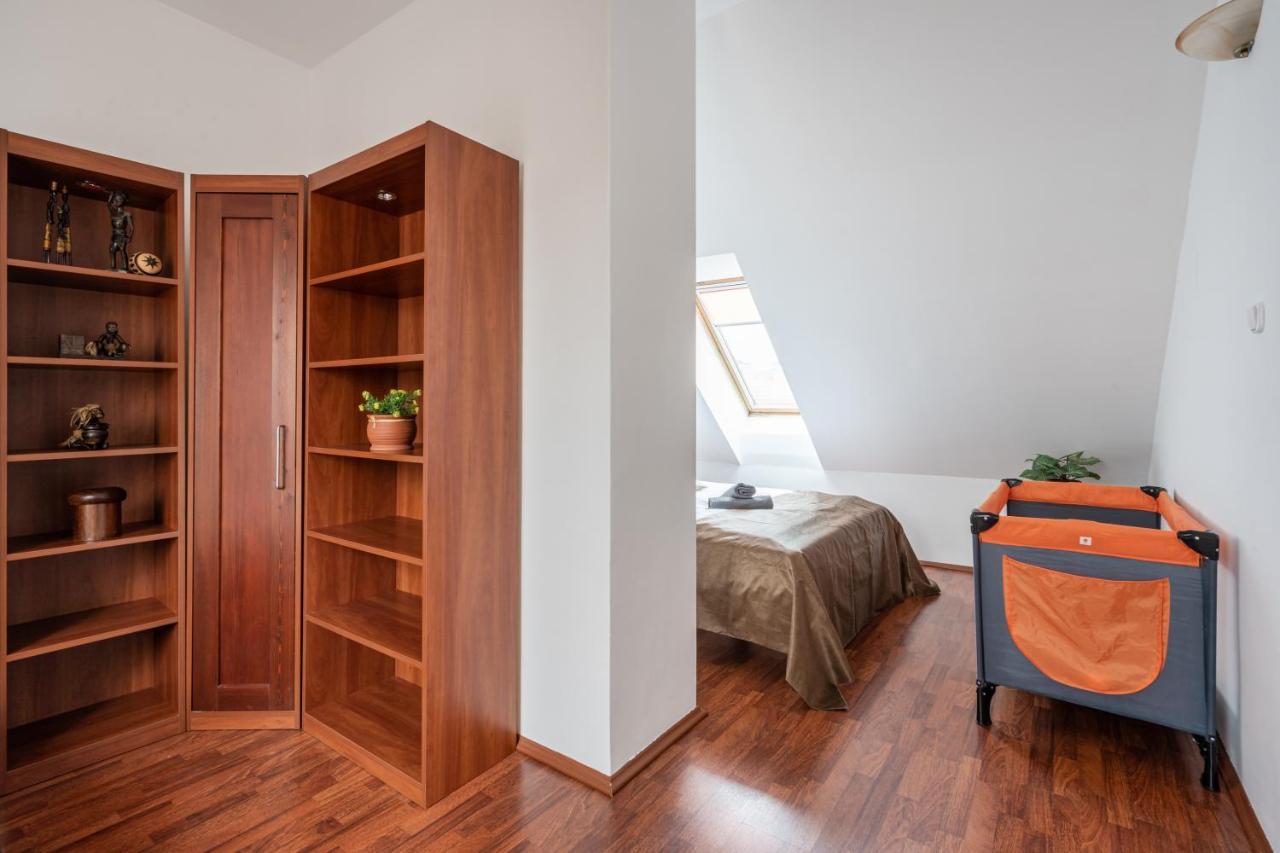 Beautiful Apartment With Ac Budapest Eksteriør bilde